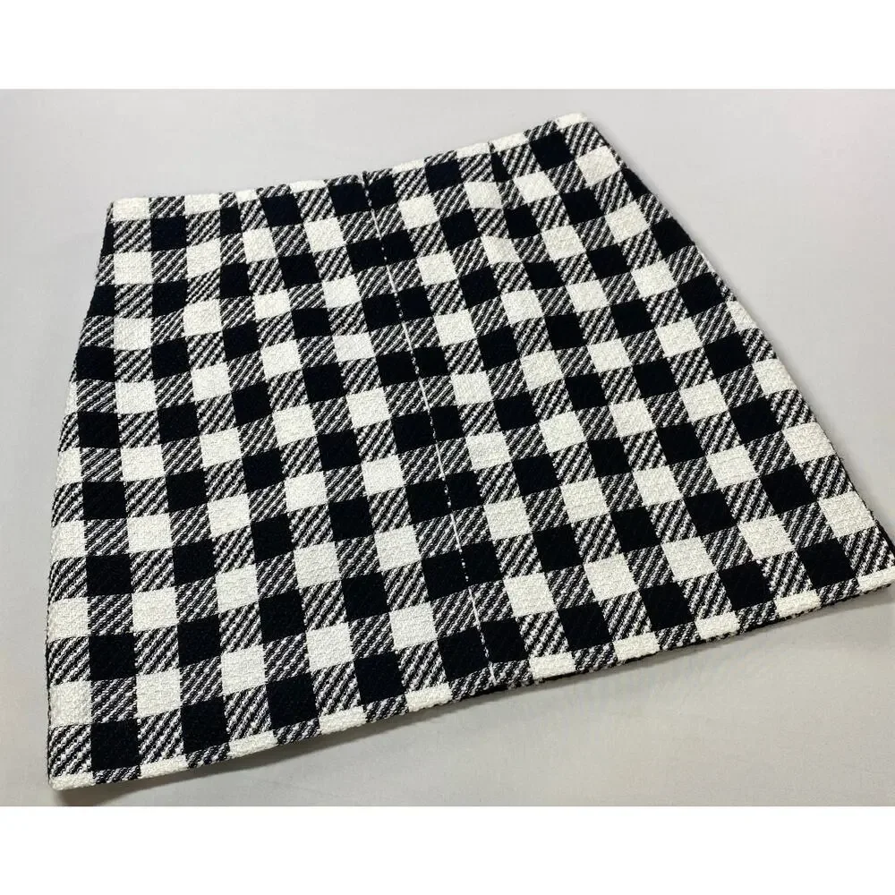 Versona Buffalo Plaid Tweed Mini Skirt • Gold Buttons • Size 8